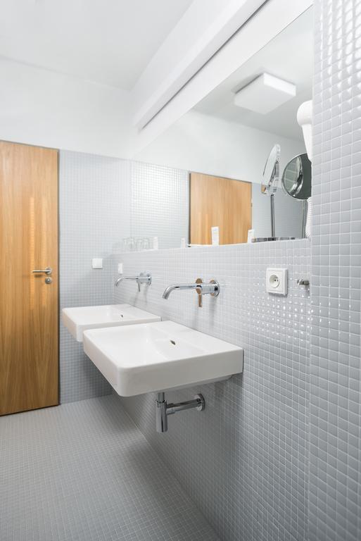 Hotel Atom Třebíč Zimmer foto